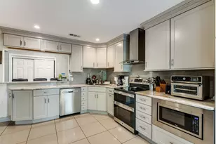 407 E Oakdale St, Keene, TX 76059 - Photo 11