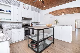 402 N Liveoak St, Richland Springs, TX 76871 - Photo 5