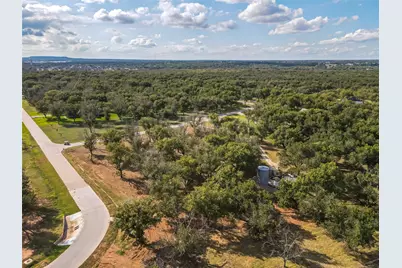 906 E Landings Drive, Granbury, TX 76049 - Photo 3