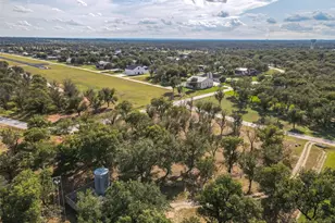 906 E Landings Dr, Granbury, TX 76049 - Photo 1