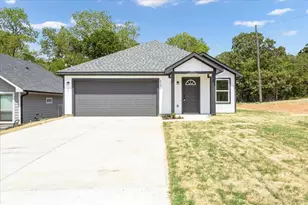 415 E Monterey St, Denison, TX 75021 - Photo 1