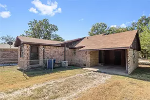 1810 9th St, Brownwood, TX 76801 - Photo 15