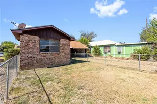 1810 9th St, Brownwood, TX 76801 - Photo 21