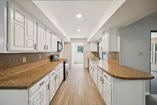 7110 Forestview Dr, Arlington, TX 76016 - Photo 9