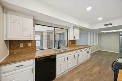 7110 Forestview Drive, Arlington, TX 76016 - Photo 11