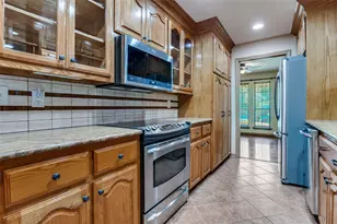 103 Meadow Creek Dr, Duncanville, TX 75137 - Photo 9