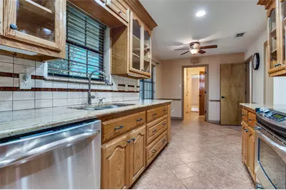 103 Meadowcreek Drive, Duncanville, TX 75137 - Photo 11