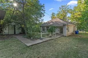 1820 Live Oak Ave, Waco, TX 76708 - Photo 3