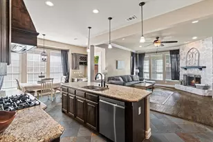 12445 Pleasant Hill Ln, Frisco, TX 75033 - Photo 11