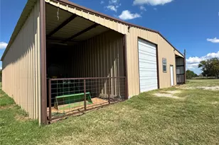 6551 Crooked Creek Rd, Bowie, TX 76230 - Photo 25