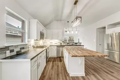 11488 Clover Knoll Drive, Frisco, TX 75035 - Photo 3