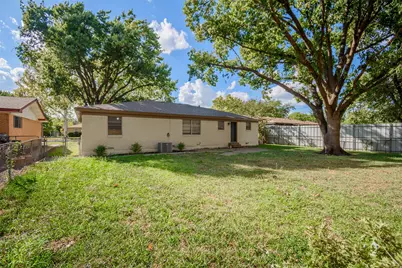 3328 Hedrick Street, Fort Worth, TX 76111 - Photo 25