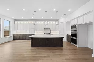 549 Lockhart St, Waxahachie, TX 75165 - Photo 3