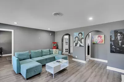 5709 Wales Avenue, Fort Worth, TX 76133 - Photo 5