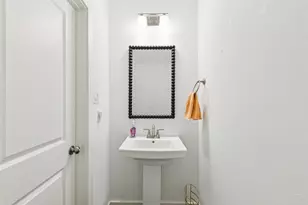 2700 Parkview Ct, Lewisville, TX 75067 - Photo 13