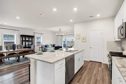 10616 Brookshire Road, Benbrook, TX 76126 - Photo 5