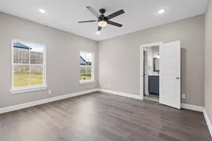 913 Pease River Dr, Granbury, TX 76048 - Photo 21