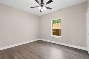 913 Pease River Dr, Granbury, TX 76048 - Photo 23