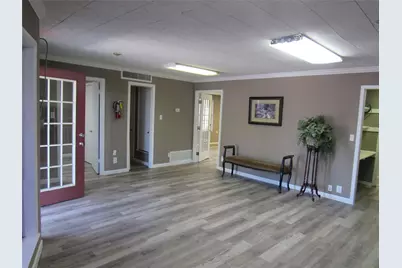 1802 N Center Street, Bonham, TX 75418 - Photo 9