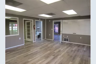 1802 N Center Street, Bonham, TX 75418 - Photo 17