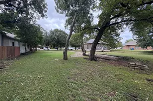 625 S Rusk St, Sherman, TX 75090 - Photo 17