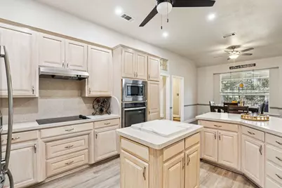 516 Shady Oaks Trail, Burleson, TX 76028 - Photo 15