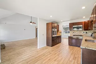 718 Co Rd 232, Collinsville, TX 76233 - Photo 11