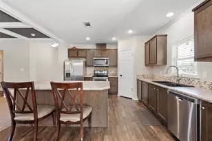 1605 Cloverleaf Rd, Bellmead, TX 76705 - Photo 13