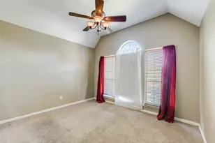 2608 Garden Ridge Ln, Arlington, TX 76006 - Photo 9
