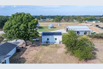 917 County Road 3798, Springtown, TX 76082 - Photo 37