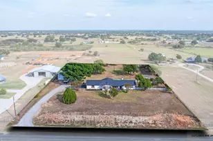 917 Co Rd 3798, Springtown, TX 76082 - Photo 3