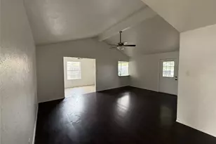 1322 Oakbrook St, Lancaster, TX 75134 - Photo 3