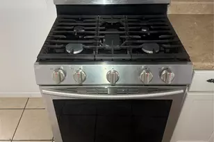 1322 Oakbrook St, Lancaster, TX 75134 - Photo 5