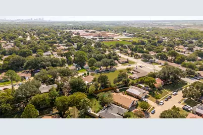 1926 Creek Wood Circle, Irving, TX 75060 - Photo 37