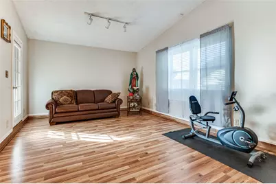 1926 Creek Wood Circle, Irving, TX 75060 - Photo 7