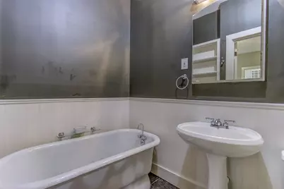 2220 W Rosedale Street S, Fort Worth, TX 76110 - Photo 27