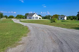 140 Lago Ln, Nocona, TX 76255 - Photo 3