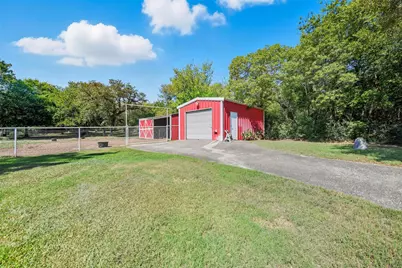 1700 Adams Lane, Azle, TX 76020 - Photo 31