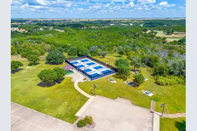 6501 Berkshire Drive, Cleburne, TX 76033 - Photo 5