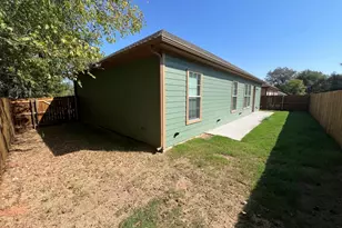 503 S 5th St, Bonham, TX 75418 - Photo 15