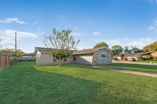 6300 Suellen Ln, Forest Hill, TX 76119 - Photo 3