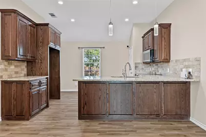 2910 Monroe Street, Commerce, TX 75428 - Photo 9