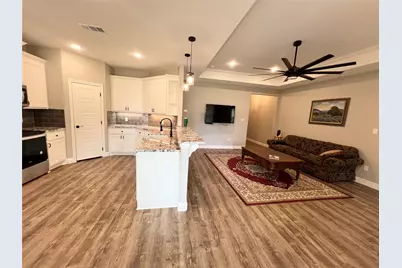 505 S Sky Court, Granbury, TX 76049 - Photo 7