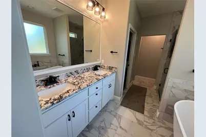 505 S Sky Court, Granbury, TX 76049 - Photo 11