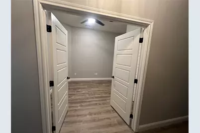 505 S Sky Court, Granbury, TX 76049 - Photo 21