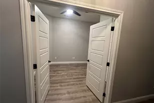 505 S Sky Ct, Granbury, TX 76049 - Photo 21