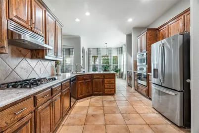 6317 Creekwood Court, Sachse, TX 75048 - Photo 7