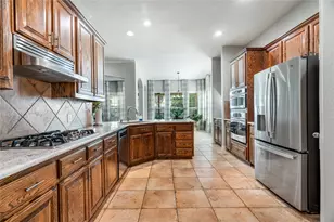 6317 Creekwood Ct, Sachse, TX 75048 - Photo 7