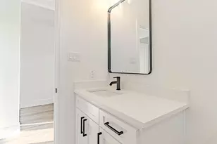 2314 Beverly Dr, Granbury, TX 76048 - Photo 5