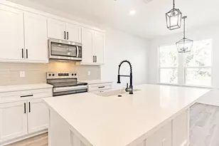 2314 Beverly Dr, Granbury, TX 76048 - Photo 11